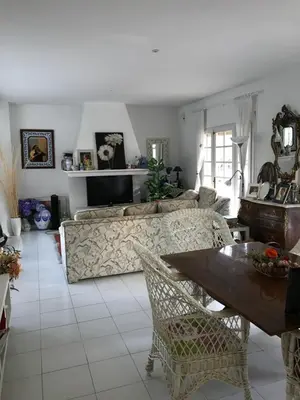 Una televisión o centro de entretenimiento en EL LLANO - El Hornillo, tu pueblo en la Sierra de Gredos.