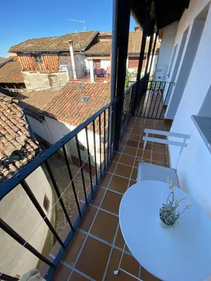Un balcón o terraza de Apartamentos Rurales La Antigua Fonda
