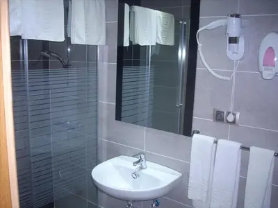 Un baño de Hotel Corona de Castilla