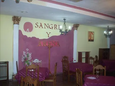 Un restaurante o sitio para comer en Hotel Corona de Castilla