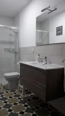 Un baño de DIANA JARDÍN