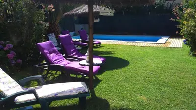 Piscina en o cerca de La Hojarasca