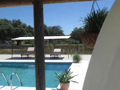 Piscina en o cerca de Los Chozos de la Roca
