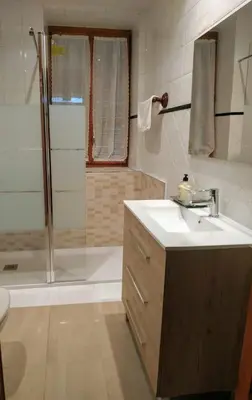 Un baño de Apartamentos turisticos Avila Villa Carmen I