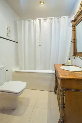 Un baño de Apartamentos turisticos Avila Villa Carmen I