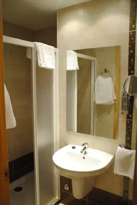 Un baño de Hotel Alegría