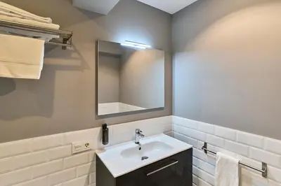 Un baño de Apartamentos Arriba by gaiarooms