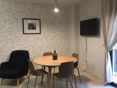 Una televisión o centro de entretenimiento en Puerta Trujillo