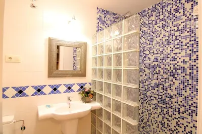 Un baño de La Fonda de Candeleda