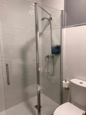 Un baño de Apartamentos Harmonía