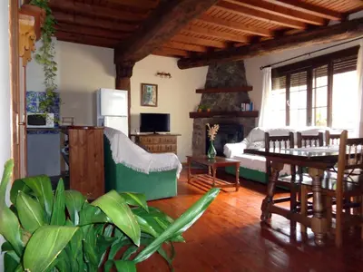 Una cocina o zona de cocina en Casas Rurales Casas en Batuecas