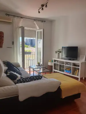 Una televisión o centro de entretenimiento en AT La Catamusa