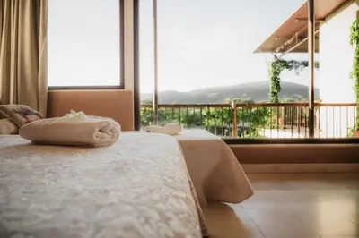 Cama o camas de una habitación en Finca Los Pajaros cerca de Puy du fou Toledo