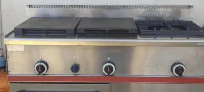 Una cocina o zona de cocina en Finca Los Pajaros cerca de Puy du fou Toledo