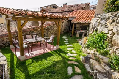 Jardín al aire libre en Casa rural La Rasa