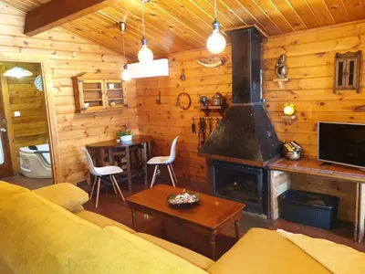 Una televisión o centro de entretenimiento en Apartamentos Turísticos Matagacha