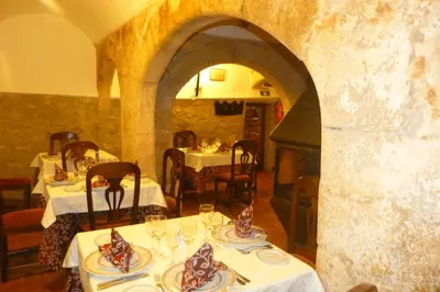 Un restaurante o sitio para comer en Hotel Rural El Convento