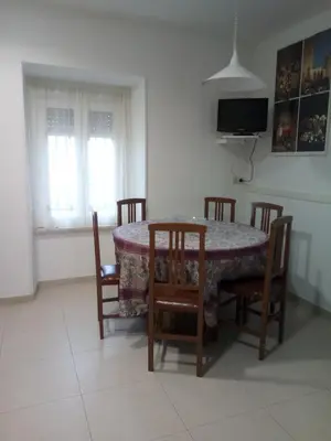 Una televisión o centro de entretenimiento en Casa Rural Mimbrero