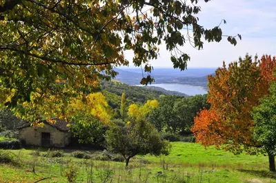Paisaje cerca of this country house