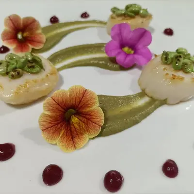 Comida en o cerca de este hotel