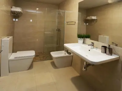 Un baño de Apartamento turisticos Puente Romano P3 1-A