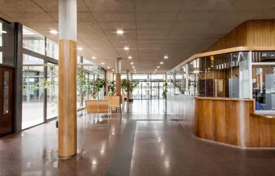 El vestíbulo o zona de recepción de Residencia Universitaria Resa Colegio de Cuenca