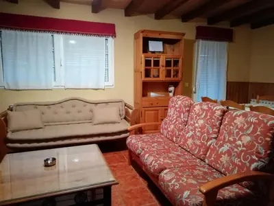 Zona de estar de La Puente 10 de Gredos