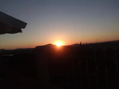 Amanecer o atardecer desde la casa o chalet o alrededores