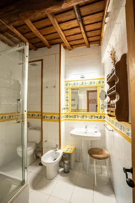 Un baño de Sierra de Gata EL MIRADOR DE ROBLEDILLO