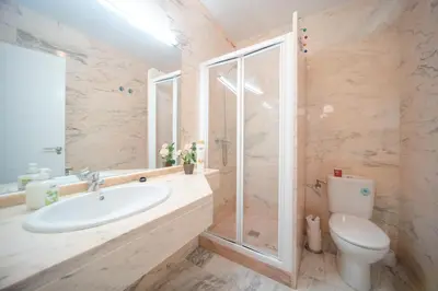 Un baño de NAVAQUESERA MIRADOR DE GREDOS