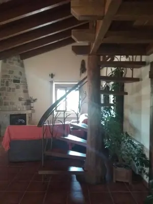 Zona de estar de Entre las Piedras y musgo
