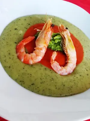 Comida en o cerca of this country house