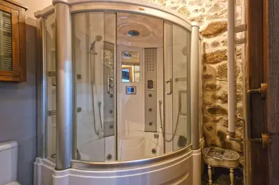Un baño de casa rural La Cuadra