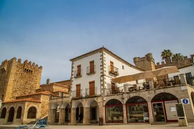 Edificio en el que se encuentra el hostal o pensión
