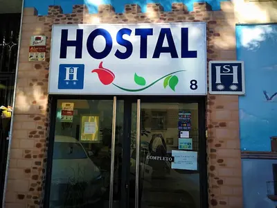 Certificado, premio, señal o documento que está expuesto en Hostal La Rosa