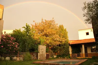 Jardín al aire libre en Termas Aqua Libera