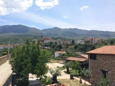 Vista general de una montaña o vista desde la casa o chalet