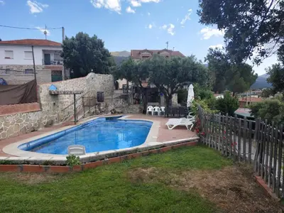 Piscina en o cerca de Chalet Rural en Navaluenga