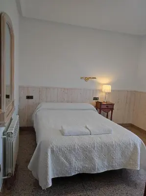 Cama o camas de una habitación en Casa Rural Casa Valdecaballeros