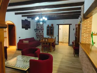 Una televisión o centro de entretenimiento en El Hogar de Ardwina