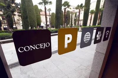 Certificado, premio, señal o documento que está expuesto en Hostal Concejo