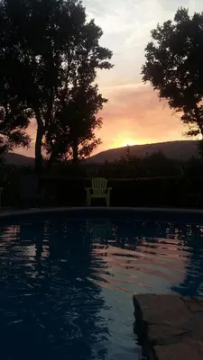 Piscina en o cerca de La Simona Casa Rural