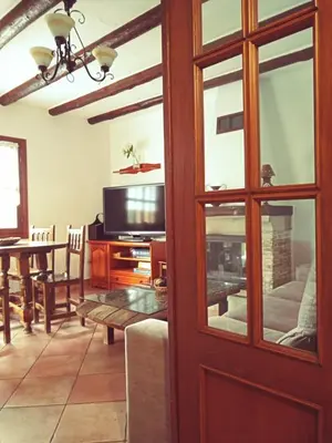 Una televisión o centro de entretenimiento en La Simona Casa Rural