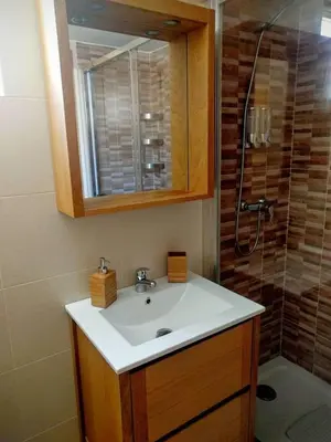 Un baño de A pocos minutos del centro con PARKING GRATIS en el edificio Nº REGISTRO Vu-74
