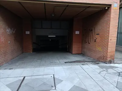 Fachada o entrada de Apartamento Espacioso frente al Corte Ingles con plaza de garaje gratis - VU75
