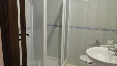 Un baño de Hostal Las Paneras