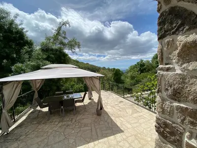 Paisaje cerca of this country house