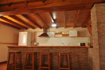 Una cocina o zona de cocina en Casa Rural Casa de las Aves