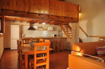 Una cocina o zona de cocina en Casa Rural Casa de las Aves