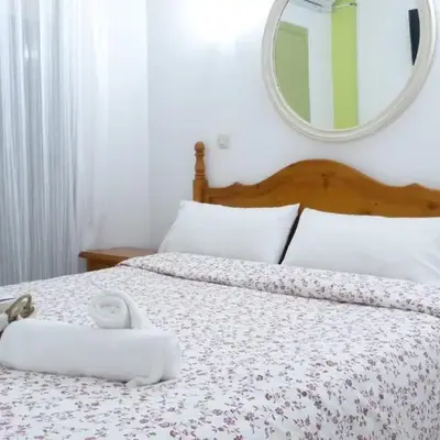 HOSTAL CANDELEDA